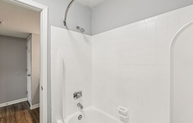 2 beds, 2 baths, 950 sqft, $1,675