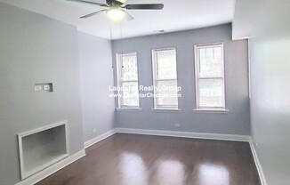 4454 N Sheridan Rd 3