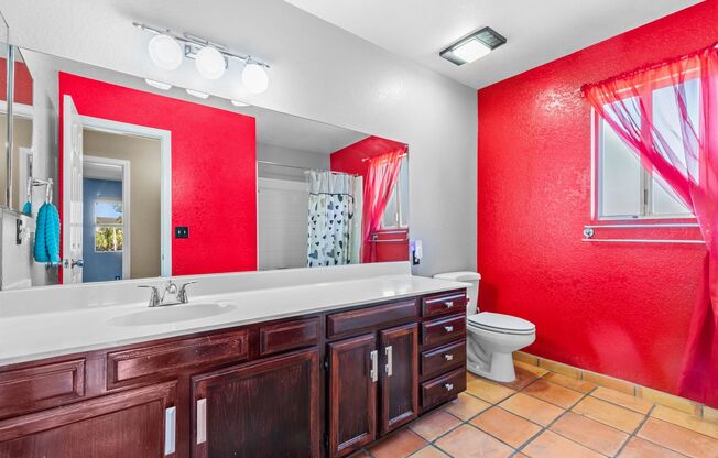 3 beds, 2 baths, $2,790