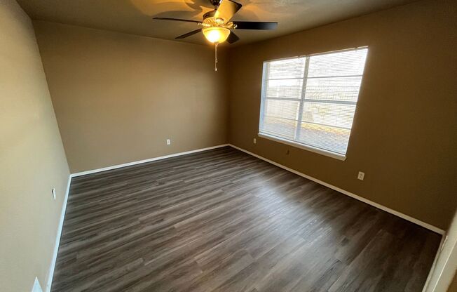 2 beds, 1 bath, 1,074 sqft, $895, Unit A