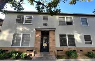1133 LOCUST AVE LONG BEACH, CA 90813-3262