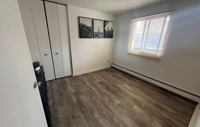 1 bed, 1 bath, $850, Unit 107