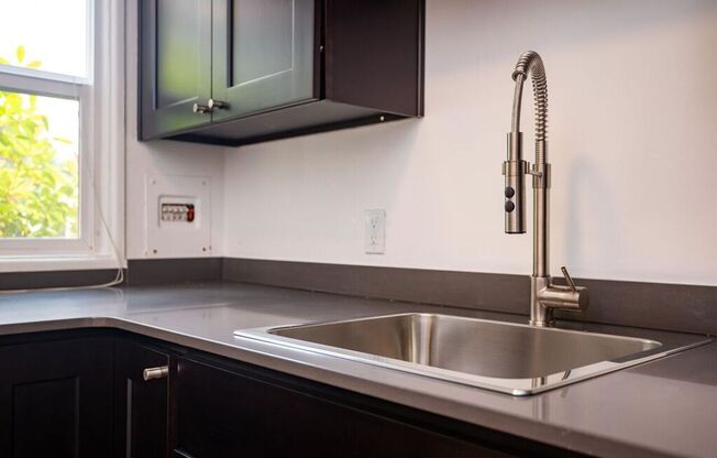 3 beds, 1 bath, 1,000 sqft, $2,199, Unit 3020-01