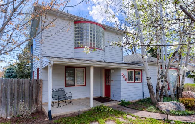 Architectural West Boulder Gem for Rent – Sunlit Solarium, Sauna & Mountain Views