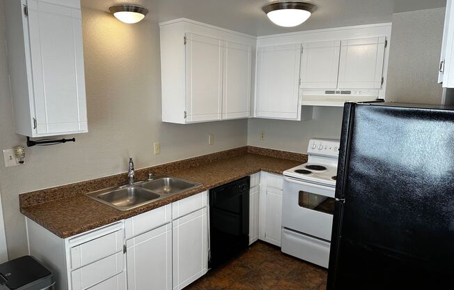Newly remodeled 3 bedroom duplex!!