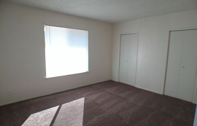 2 beds, 1 bath, $1,200