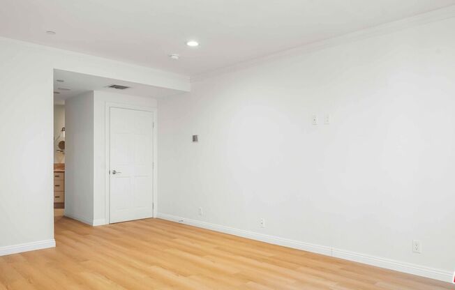 2 beds, 3 baths, 2,018 sqft, $6,800, Unit 305