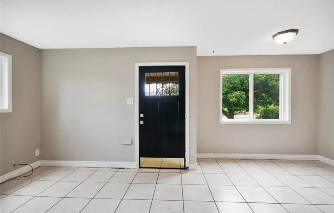 76 S CANOSA WAY