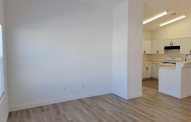 FANTASTIC SOUTHWEST TOWNHOME IN A GATED COMMUNITY!