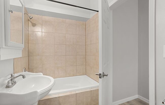 1 bed, 1 bath, 544 sqft, $1,735, Unit 603