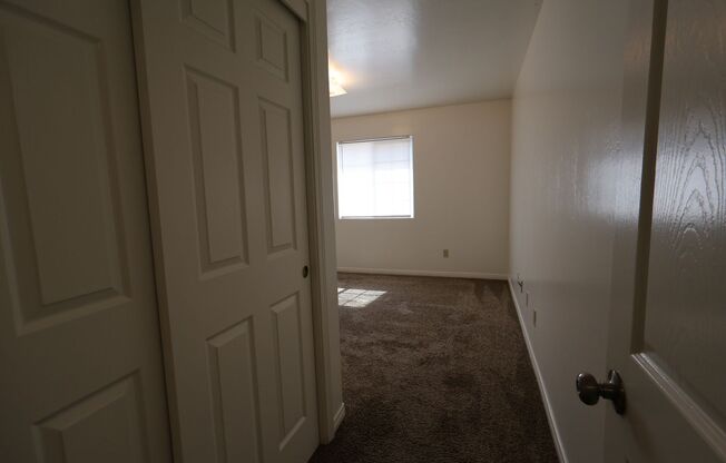 3 beds, 2 baths, $1,650, Unit A