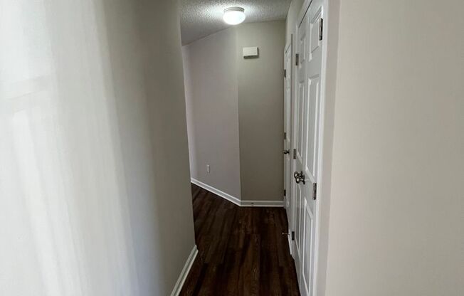 2 beds, 2 baths, 1,270 sqft, $1,500, Unit 2708-5 Upstairs 2BR 2BA Remodel Summit Pet Friendly