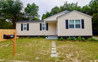 $995 - Updated 3 bed/2 bath house for rent off Wrightsboro Road, with fenced-in yard!