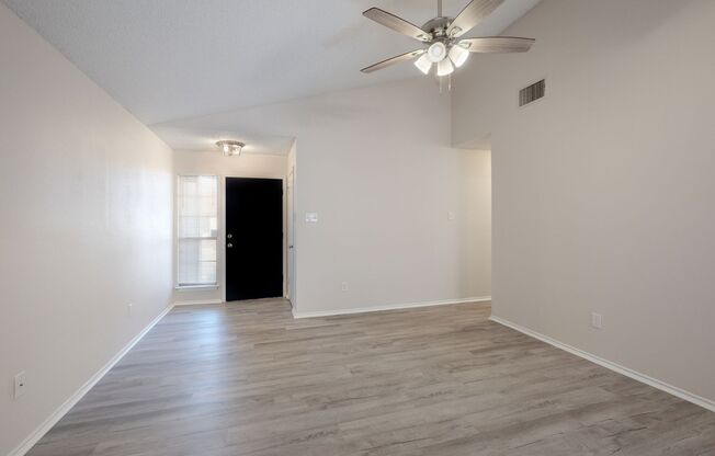 Charming 3-Bedroom Near Randolph AFB