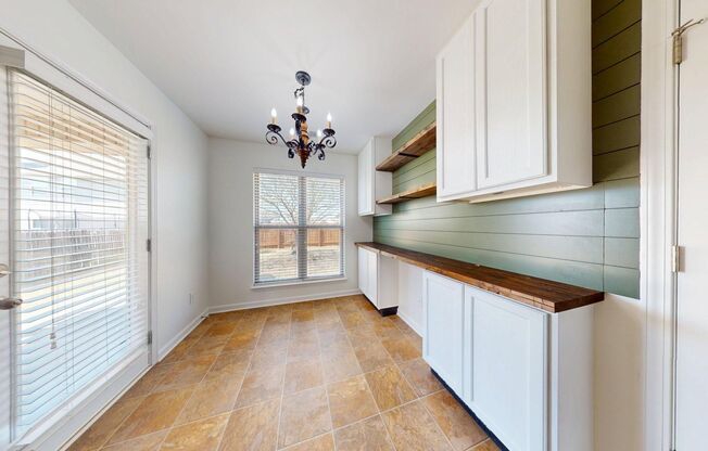 AVAILABLE NOW! Cozy 3 bed, 2 bath home in Wyndham Gates!