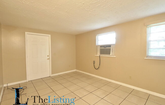 2 beds, 1 bath, 700 sqft, $1,025