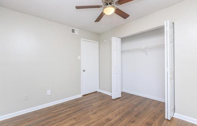 2 beds, 2 baths, 874 sqft, $1,449