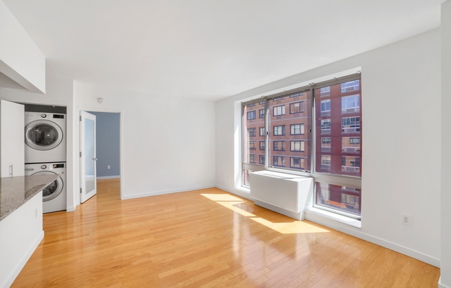 555 W 23 ST