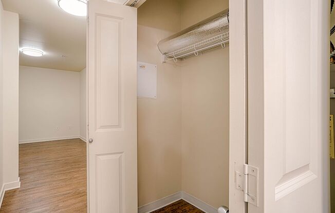 1 bed, 1 bath, 751 sqft, $2,500, Unit 212