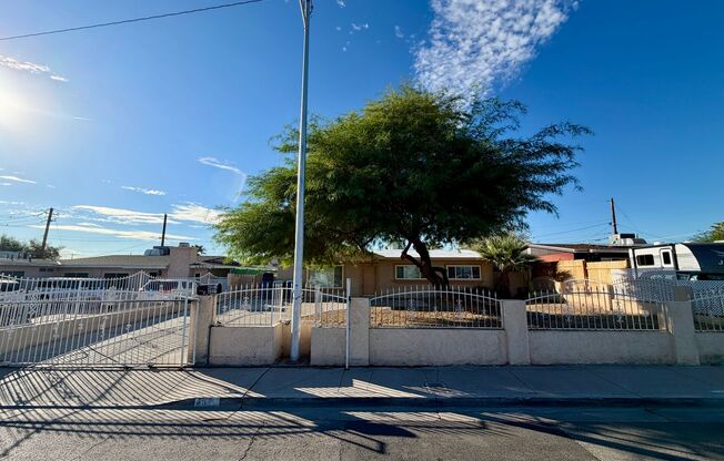 4 bedroom, no HOA