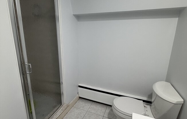 3 beds, 2 baths, 1,100 sqft, $3,500, Unit B