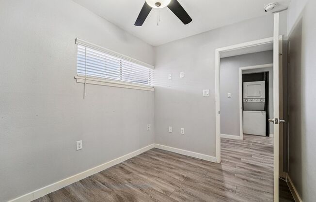 Studio, 1 bath, 500 sqft, $945, Unit 2807 Beauchamp - STUDIO2