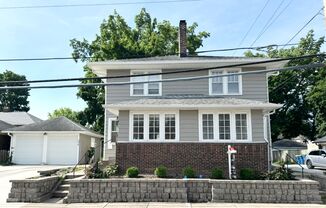 525 527 E 52 ST