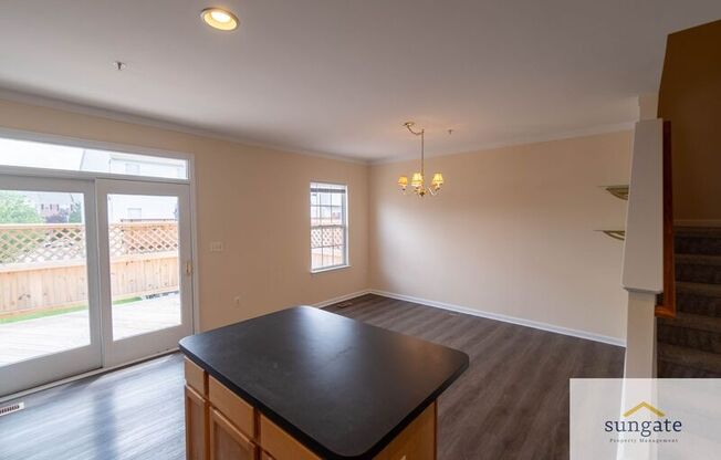 11 HALLSDALE CT