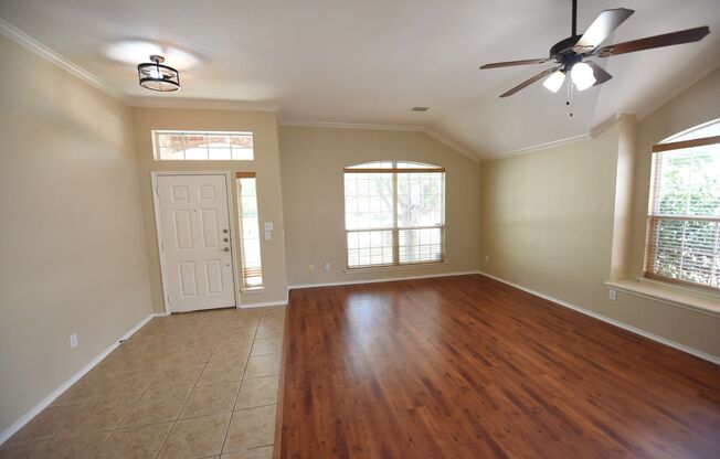 Charming 3-Bedroom 2-Bath Home Near a Lovely Lake with Resort-Style Amenities!