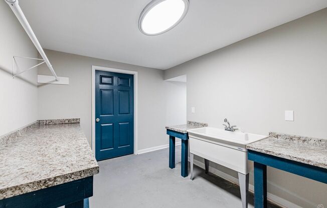 2 beds, 1 bath, $1,450, Unit 26