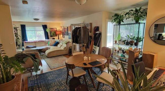 3 beds, 1 bath, 1,400 sqft, $1,600