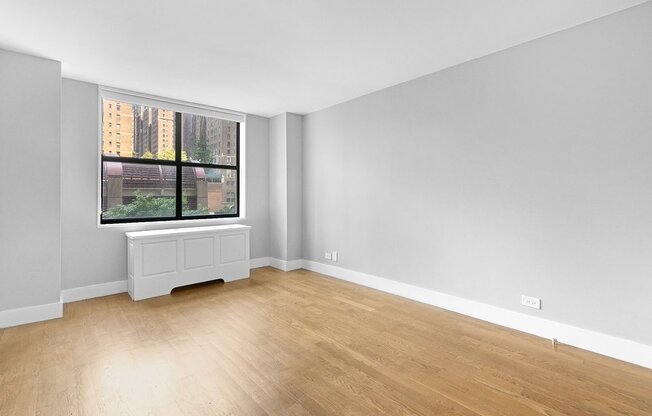 1 bed, 1 bath, $4,300, Unit 12G