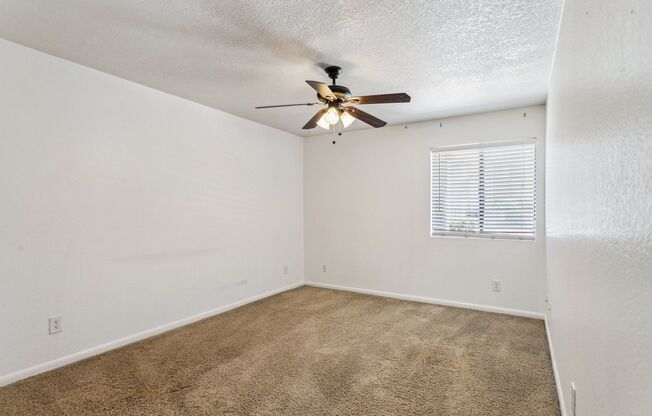 2 beds, 2 baths, $1,395, Unit #1043