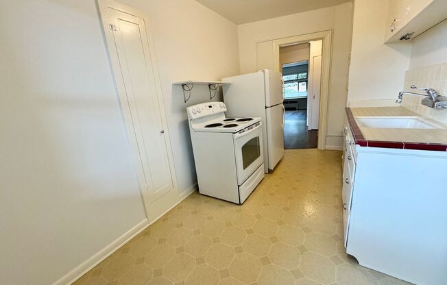 1 bed, 1 bath, 750 sqft, $1,895, Unit 1