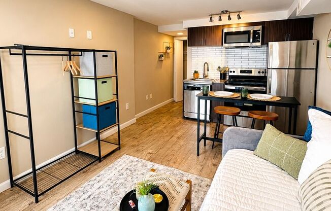Studio, 1 bath, 275 sqft, $661, Unit 8208