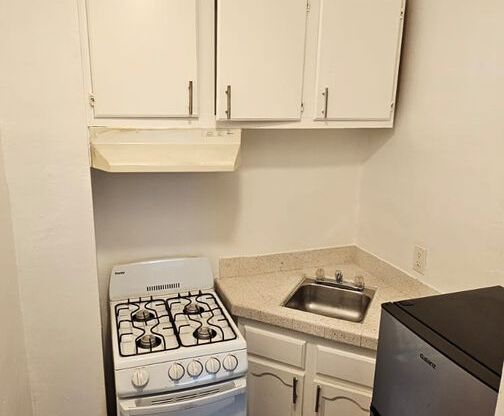 Studio, 1 bath, $1,650, Unit 02