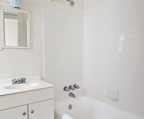 Studio, 1 bath, 240 sqft, $1,050, Unit 111A