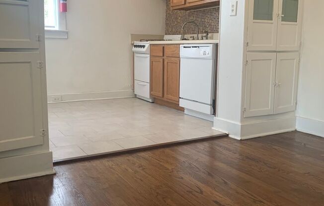 1 bed, 1 bath, $850, Unit C-9