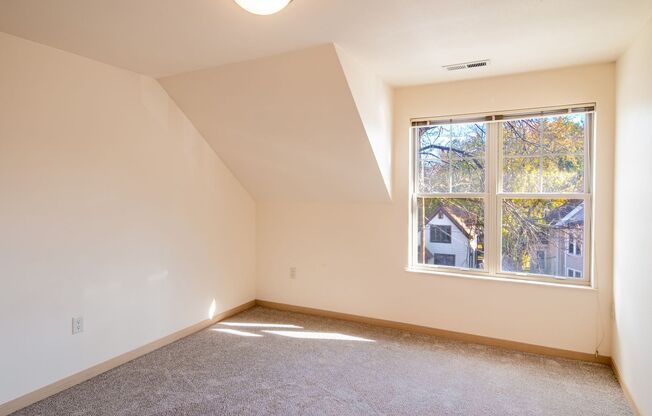 2 beds, 2 baths, 1,025 sqft, $1,490, Unit 602-313