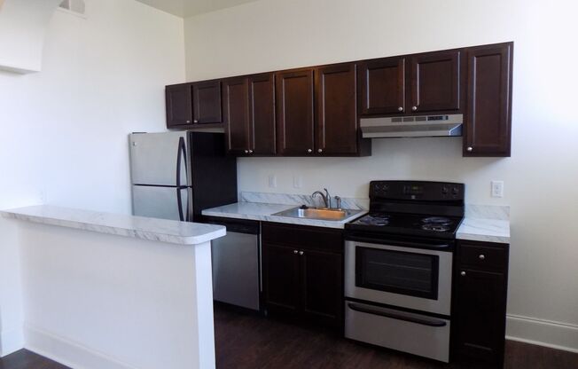 Studio, 1 bath, $800, Unit 840-3B