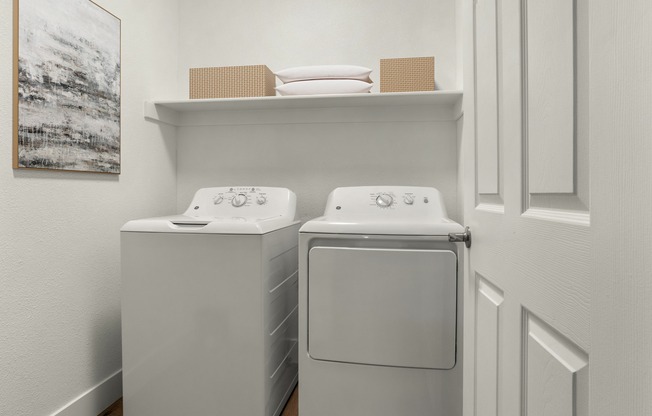 Sierra Foothills - Laundry Room