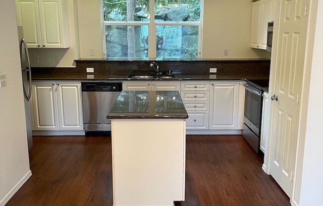 Extremely Gorgeous and Spacious 2 bedroom Condo