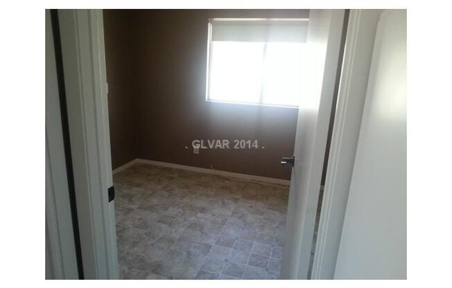 3 beds, 2 baths, $1,550