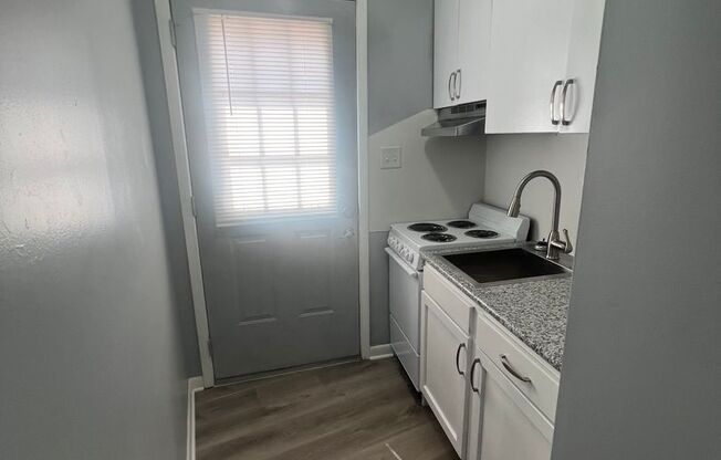 1 bed, 1 bath, 400 sqft, $650, Unit Unit 123