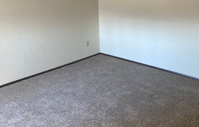 2 beds, 1 bath, 875 sqft, $1,144, Unit 7972 - 201