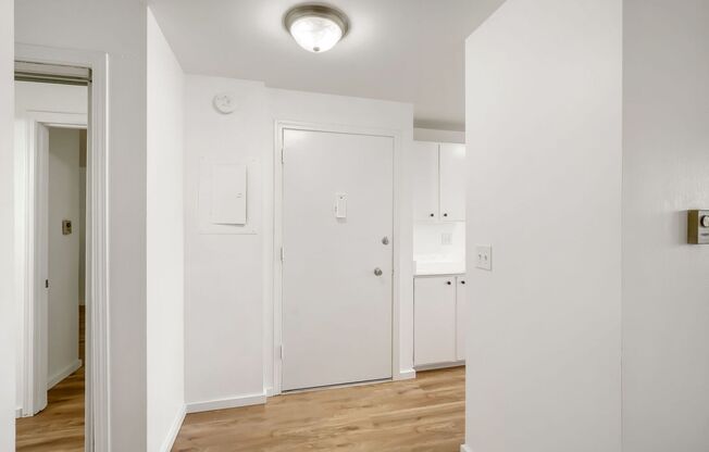 1 bed, 1 bath, 700 sqft, $1,495, Unit Unit 113