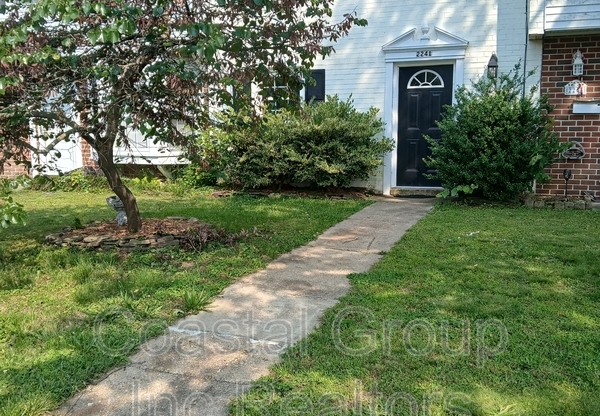 2241 SEDGEWICK DR DR