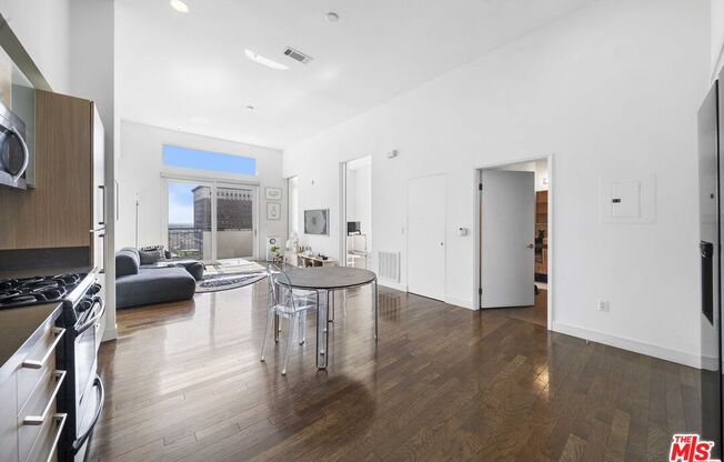 2 beds, 2 baths, 1,020 sqft, $3,200, Unit 610