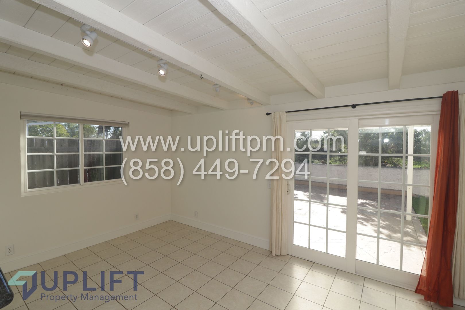 4 BEDROOM/2 BATHROOM - MIRA MESA