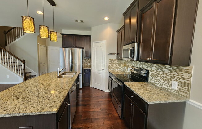 7601 SUMMER BERRY LN